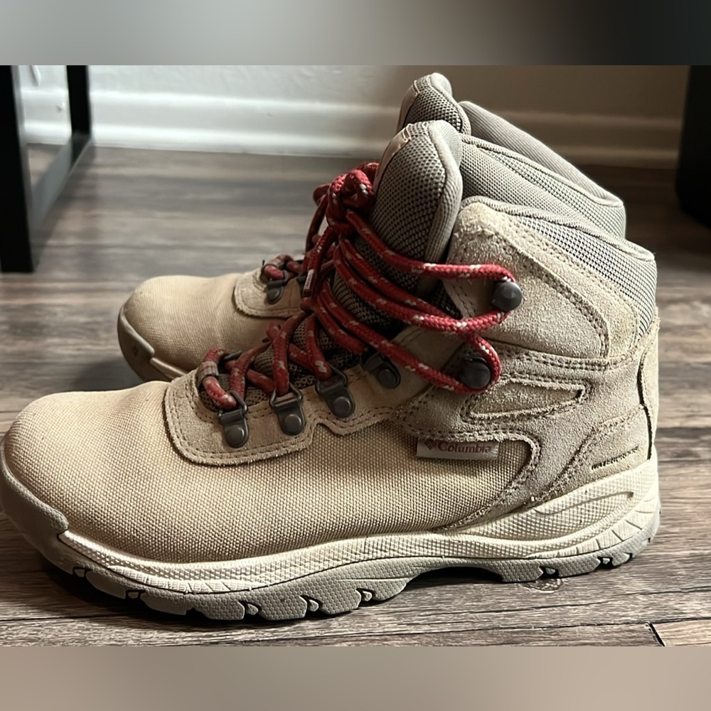 Columbia hiking boots